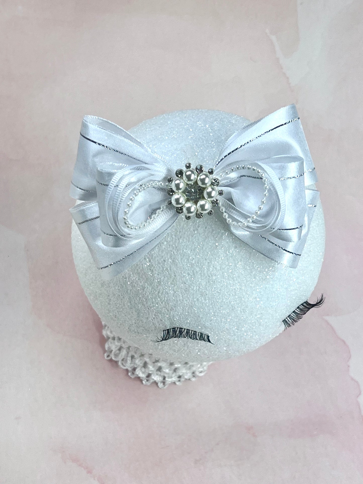 Elegant Satin and Organza Hair Clips Bow with Pearl and Rhinestone Embellishment – Ideal for Weddings and Celebrations.