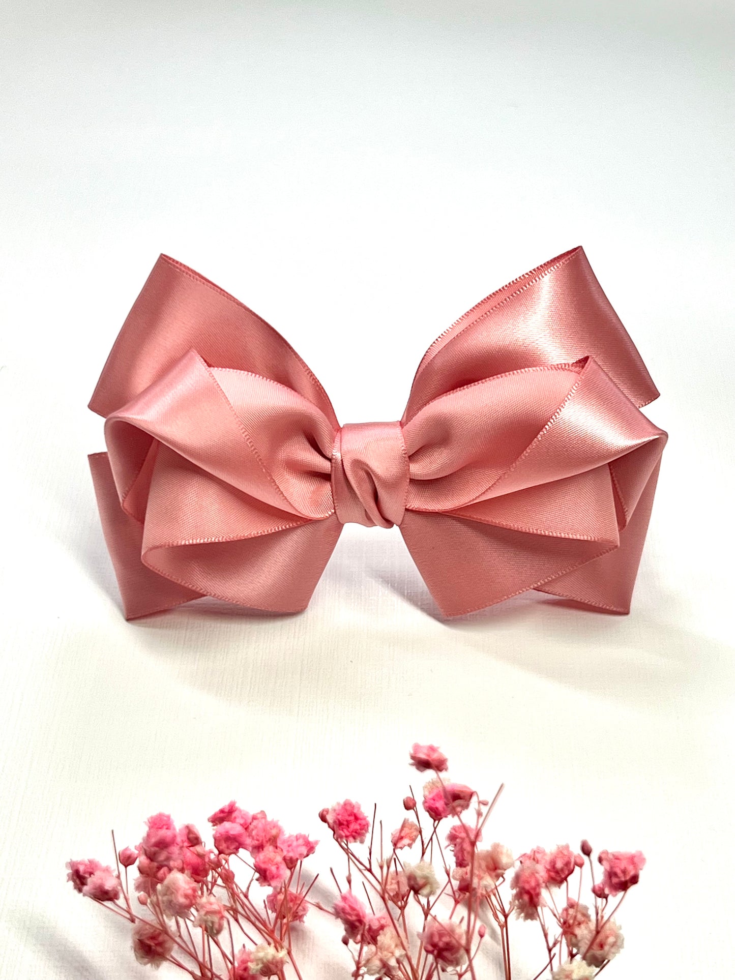 ✨ Elegant & timeless ✨ Our handcrafted satin wedding hair clips are designed to add a touch of luxury to your special day. Available in a stunning range of colors including classic white.